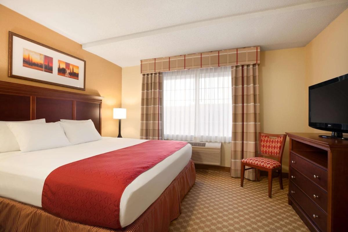 Portage Inn & Suites カラマズー エクステリア 写真