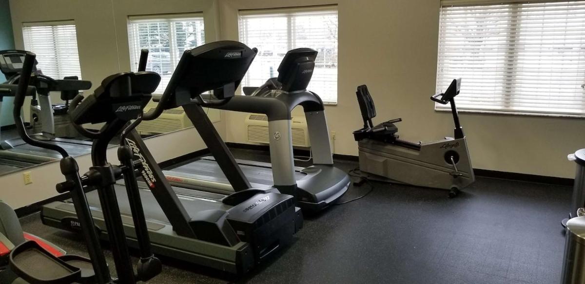 Portage Inn & Suites カラマズー エクステリア 写真