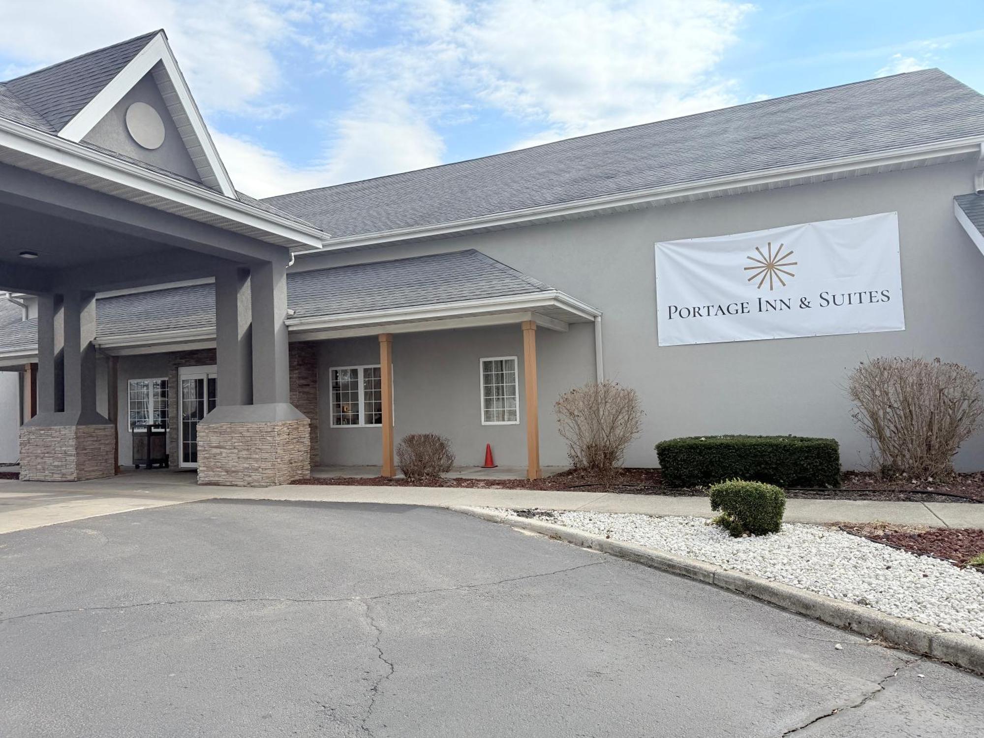 Portage Inn & Suites カラマズー エクステリア 写真